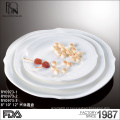 2016 Venda quente branco quadrado forma cerâmica utensílios de mesa / Hotel Porcelana Dinnerware placa Nice Design porcelana talheres